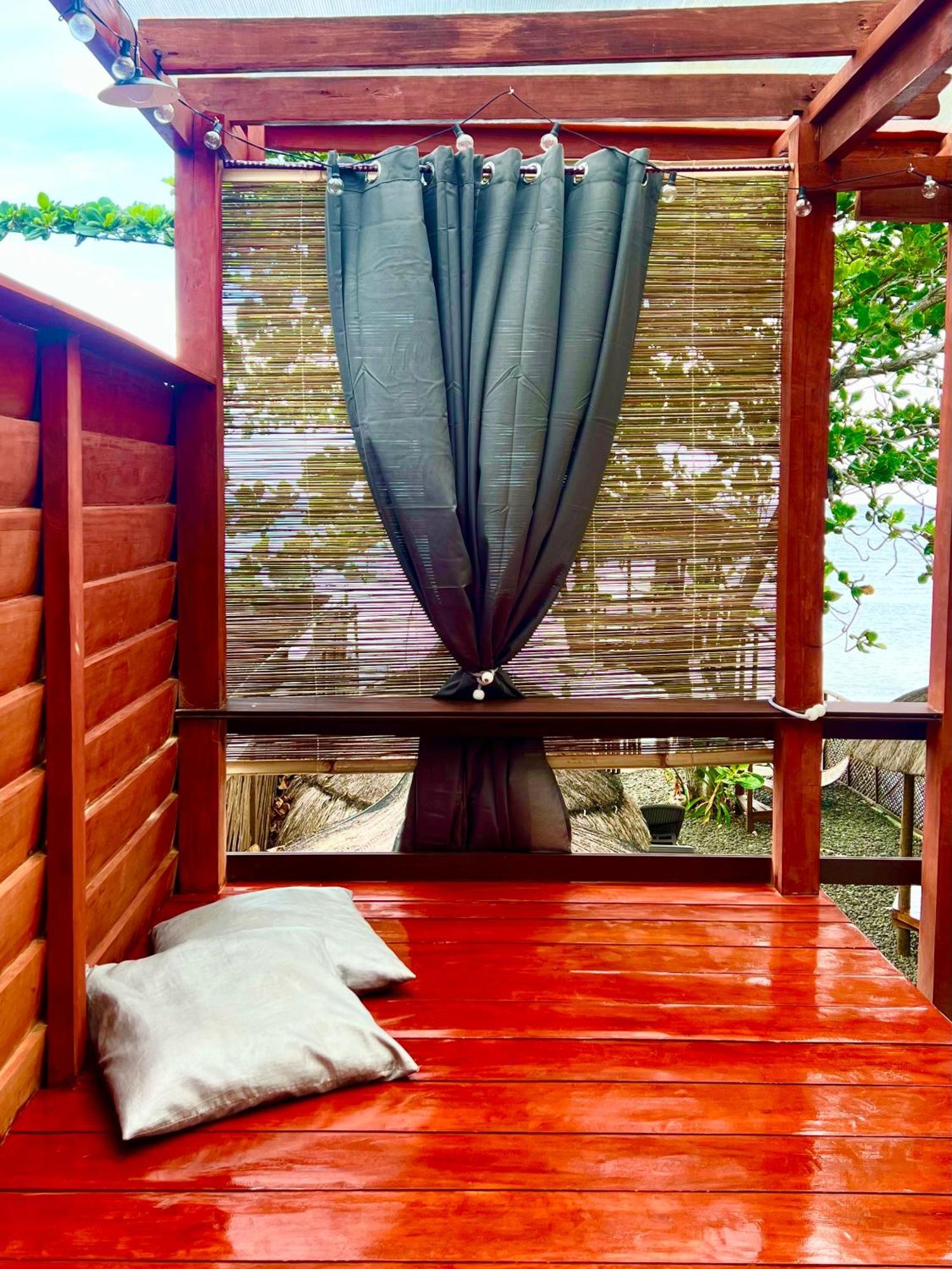 White Bada Guesthouse シキホール エクステリア 写真