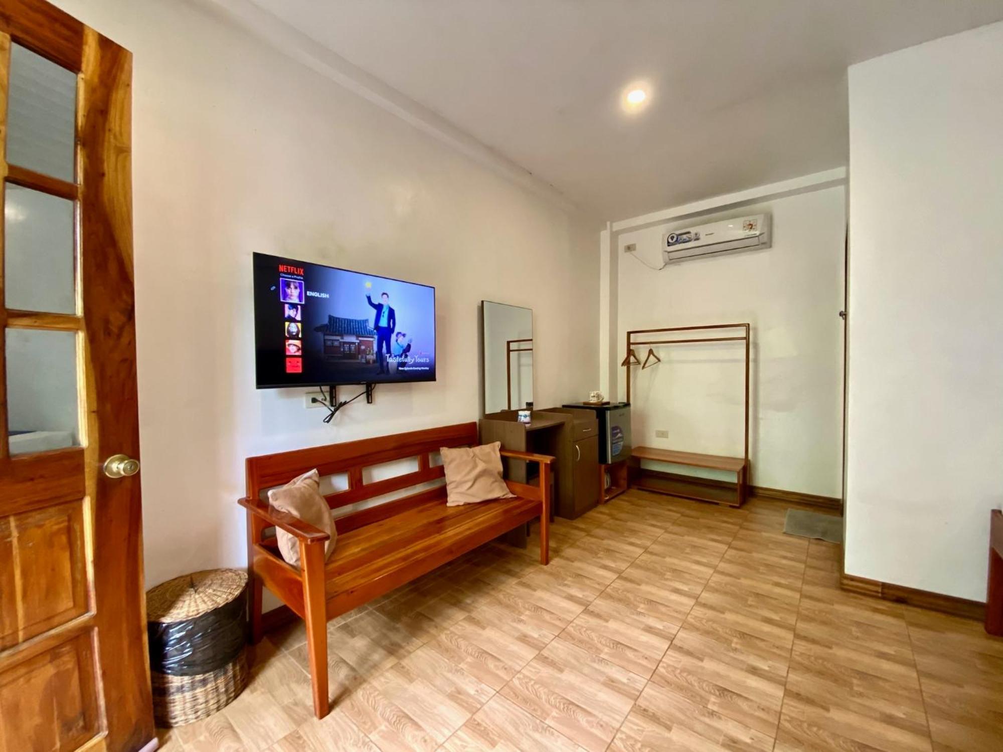 White Bada Guesthouse シキホール エクステリア 写真