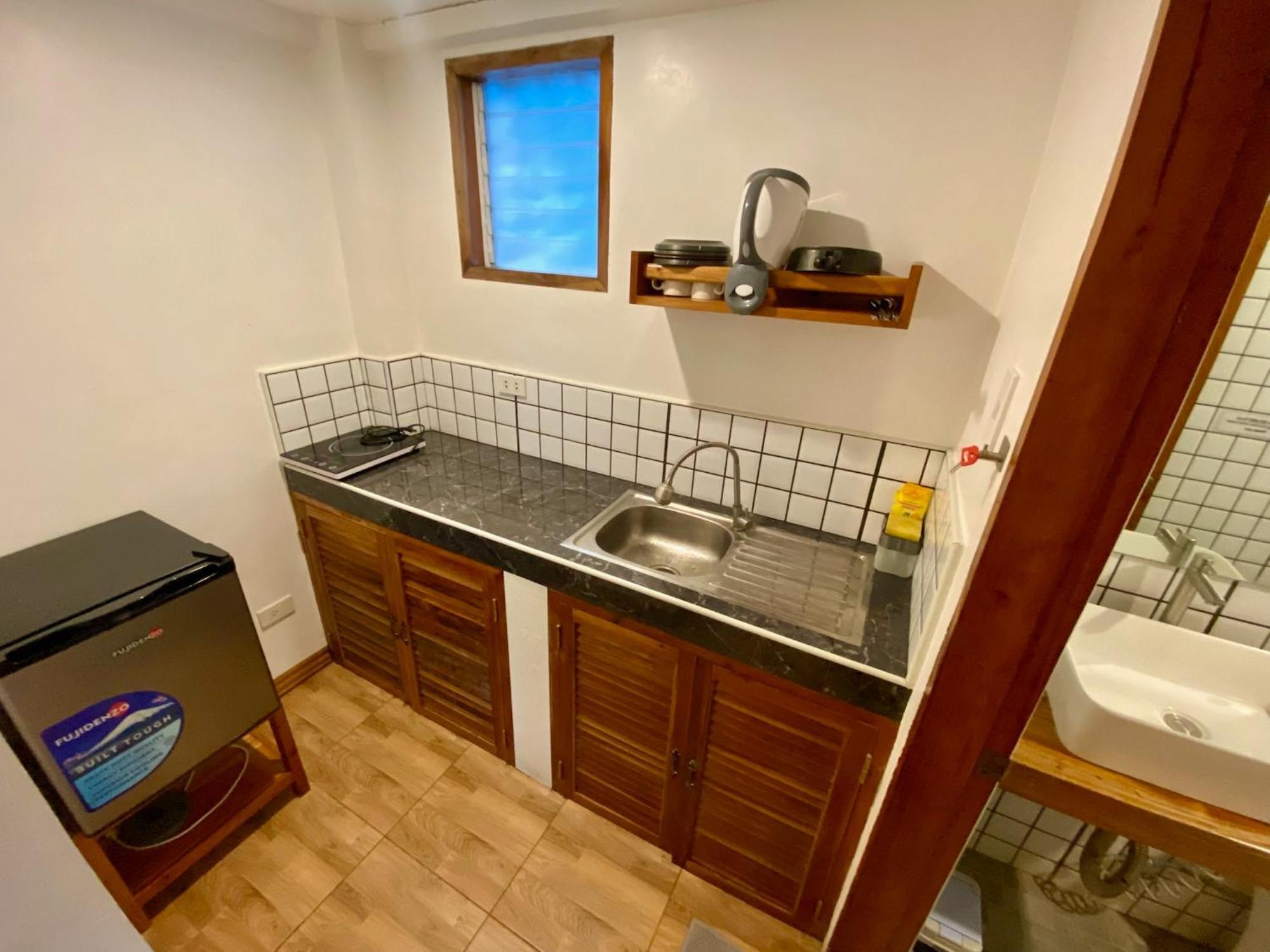 White Bada Guesthouse シキホール エクステリア 写真